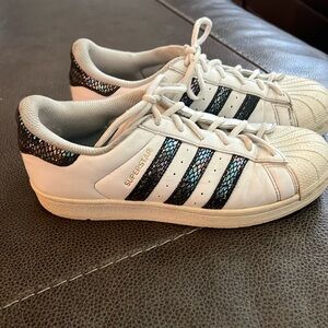 Adidas Superstar size 4